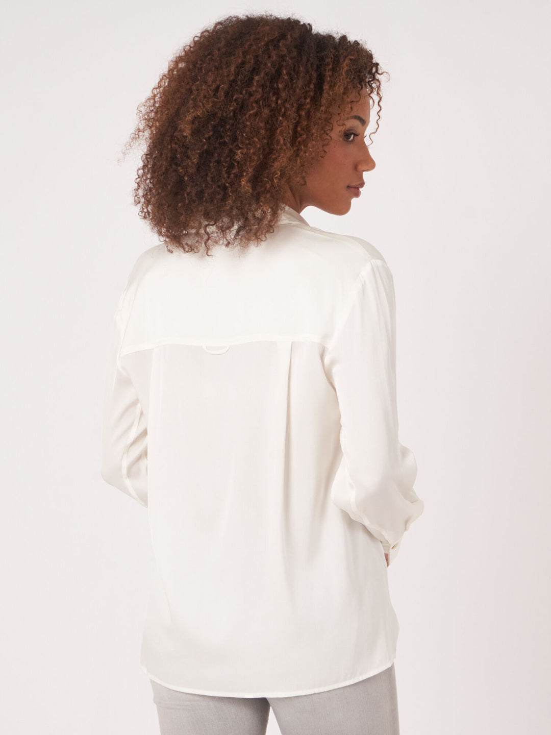 Blouse classique de pure soie