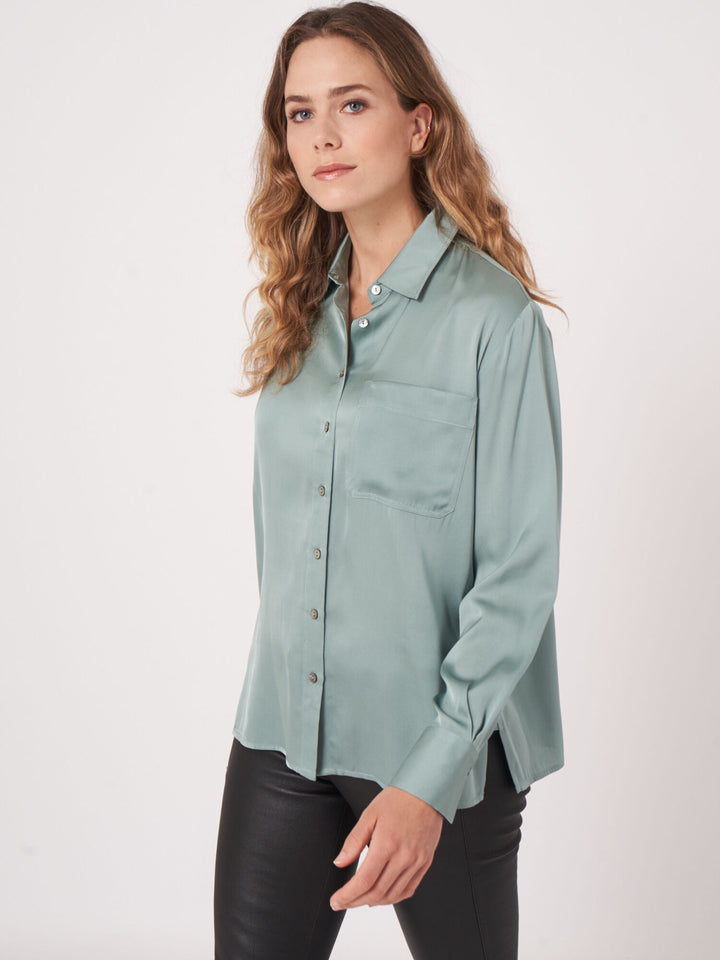 Blouse classique de pure soie