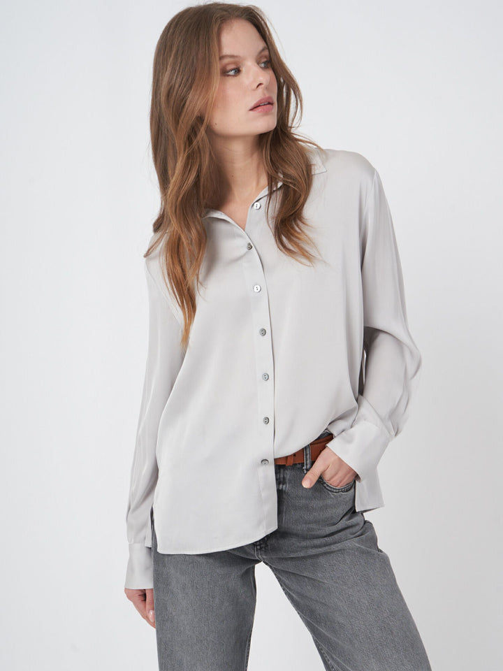 Blouse classique de pure soie