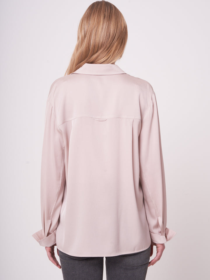 Blouse classique de pure soie