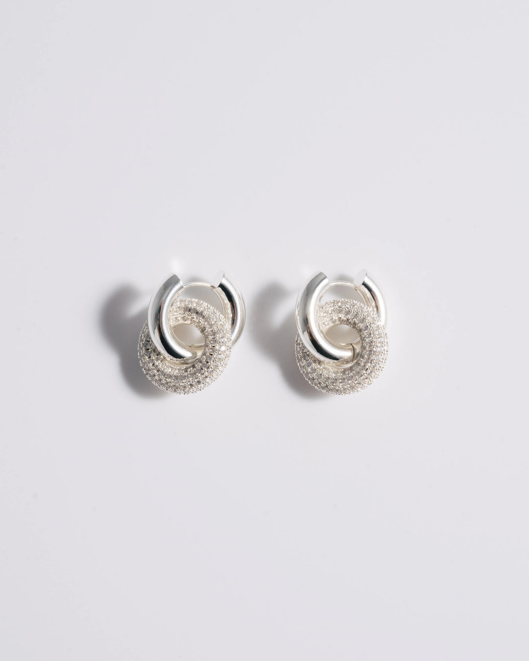 Boucles d'oreilles mini beignes pavés