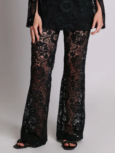 Pantalon de dentelle